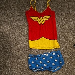 Medium pajama wonderland short set-fits small